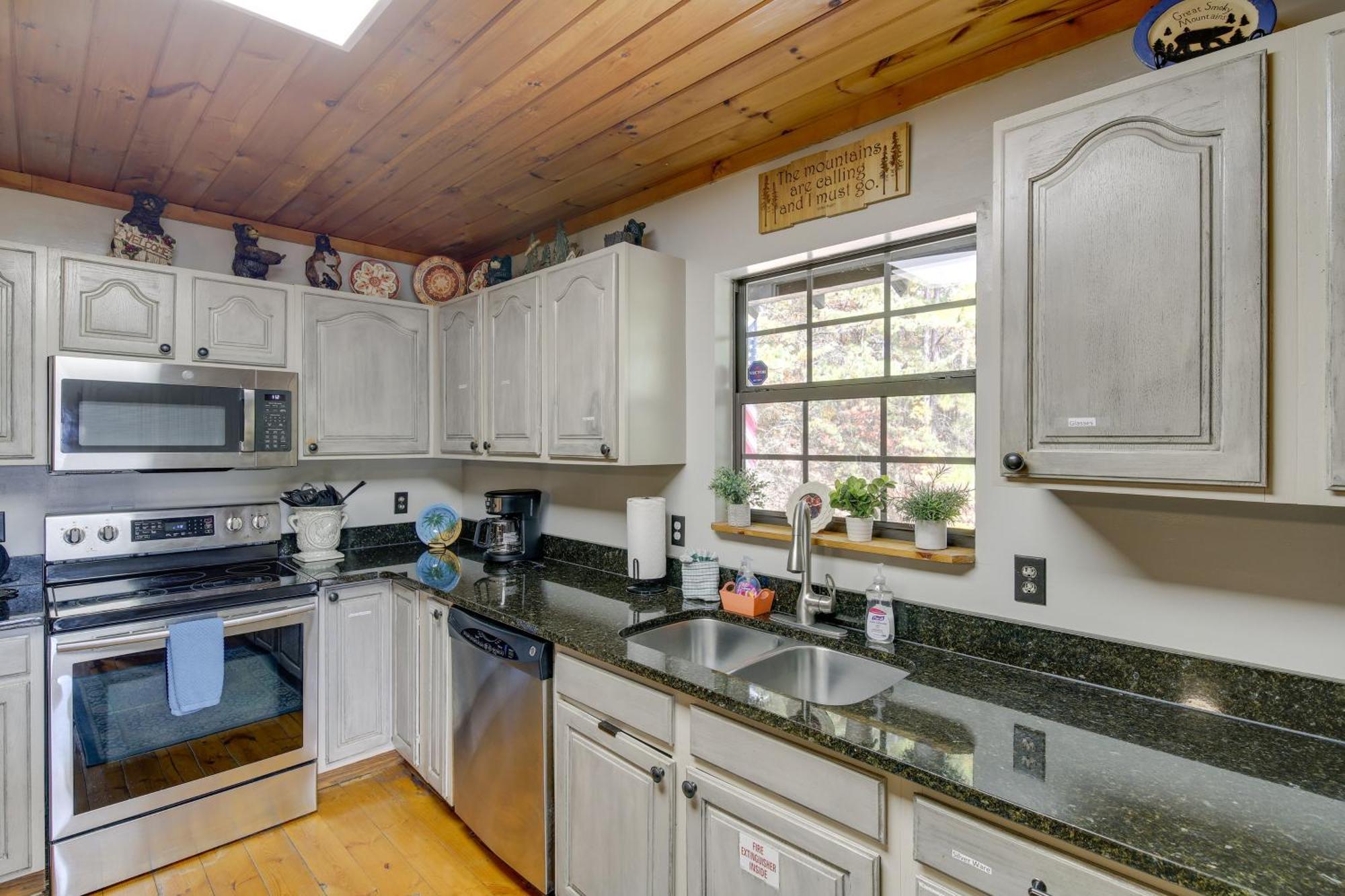 Above And Beyond Pigeon Forge Cabin With Prime Views! Exteriör bild